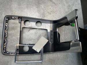 Gebruikte Radio omlijsting Volvo V60 I (FW/GW) 2.4 D6 20V Plug-in Hybrid AWD Prijs € 39,00 Margeregeling aangeboden door Poolman autodemontage