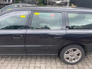 Gebruikte Portier 4Deurs links-achter Volvo V70 (SW) 2.4 D5 20V Prijs € 75,00 Margeregeling aangeboden door Poolman autodemontage