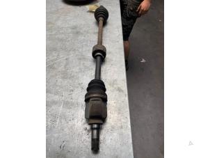 Gebruikte Aandrijfas rechts-voor Toyota Avensis (T22) 1.8 16V Prijs € 40,00 Margeregeling aangeboden door Poolman autodemontage