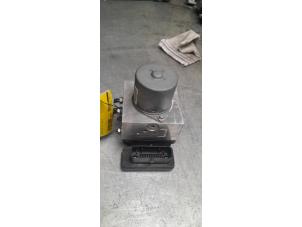 Gebruikte ABS Pomp Mercedes ML III (166) 2.1 ML-250 CDI 16V BlueTEC 4-Matic Prijs € 100,00 Margeregeling aangeboden door Poolman autodemontage