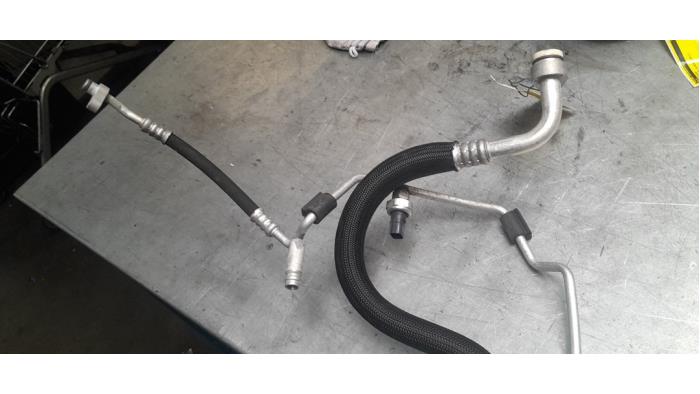 Airco Leiding van een Mercedes-Benz ML III (166) 2.1 ML-250 CDI 16V BlueTEC 4-Matic 2013