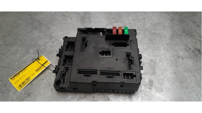 Gebruikte Bodycontrol Module Smart Fortwo Coupé (451.3) 1.0 45 KW Prijs € 100,00 Margeregeling aangeboden door Poolman autodemontage