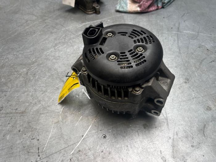 Gebruikte Dynamo BMW 5 serie (F10) 535i 24V TwinPower Turbo Prijs € 100,00 Margeregeling aangeboden door Poolman autodemontage