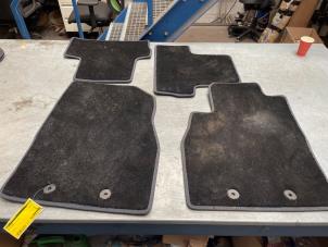 Gebruikte Matten Set Opel Ampera 1.4 16V Prijs € 50,00 Margeregeling aangeboden door Poolman autodemontage