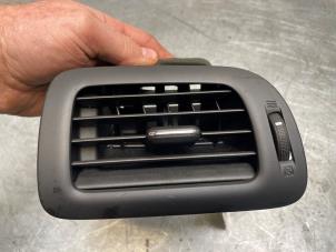 Gebruikte Luchtrooster Dashboard Opel Ampera 1.4 16V Prijs € 20,00 Margeregeling aangeboden door Poolman autodemontage