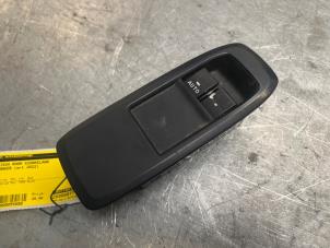 Gebruikte Elektrisch Raam Schakelaar Ford Ranger 2.0 Bi-TDCi 16V 4x4 Prijs € 30,25 Inclusief btw aangeboden door Poolman autodemontage