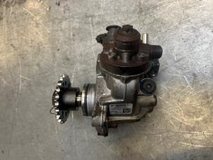 Gebruikte Hogedrukpomp Jaguar XE 2.0d 180 16V Prijs € 75,00 Margeregeling aangeboden door Poolman autodemontage