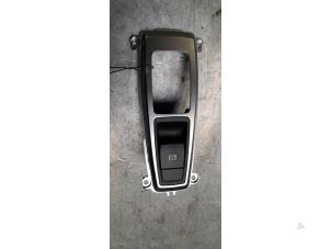 Gebruikte Schakelaar handrem BMW X5 (E70) 4.8i V8 32V Prijs € 20,00 Margeregeling aangeboden door Poolman autodemontage