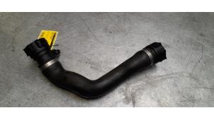 Gebruikte Radiateurslang BMW X5 (E70) 4.8i V8 32V Prijs € 20,00 Margeregeling aangeboden door Poolman autodemontage