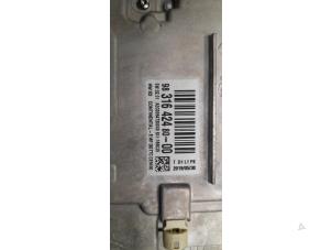 Gebruikte Display Multi Media regelunit Peugeot 2008 (CU) 1.2 12V e-THP PureTech 110 Prijs € 99,00 Margeregeling aangeboden door Poolman autodemontage