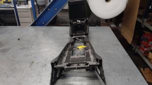 Gebruikte Armleuning Porsche Panamera (970) 3.0 D V6 24V Prijs € 50,00 Margeregeling aangeboden door Poolman autodemontage