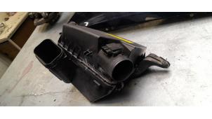 Gebruikte Luchtfilterhuis Lexus GS (..S19) 450h 3.5 V6 24V Prijs € 30,00 Margeregeling aangeboden door Poolman autodemontage