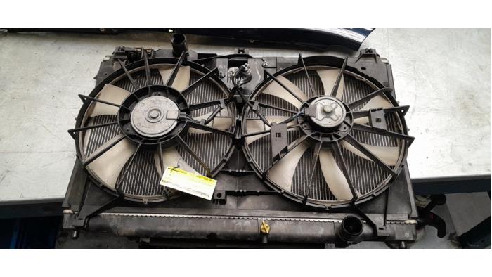 Gebruikte Radiateur Lexus GS (..S19) 450h 3.5 V6 24V Prijs € 75,00 Margeregeling aangeboden door Poolman autodemontage