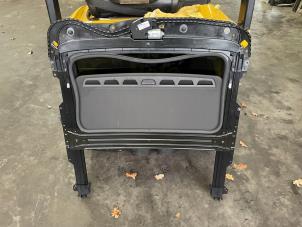 Gebruikte Schuifdak Volvo V60 I (FW/GW) 2.4 D6 20V AWD Twin Engine Plug-in Hybrid Prijs € 50,00 Margeregeling aangeboden door Poolman autodemontage