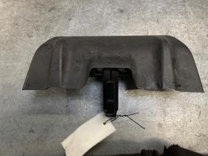 Gebruikte Bumper onderplaat Volvo V60 I (FW/GW) 2.4 D6 20V AWD Twin Engine Plug-in Hybrid Prijs € 40,00 Margeregeling aangeboden door Poolman autodemontage