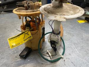 Gebruikte Brandstofpomp Elektrisch Jeep Grand Cherokee (WK/WK2) 3.0 CRD V6 24V Prijs € 75,00 Margeregeling aangeboden door Poolman autodemontage