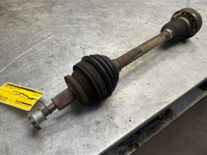 Gebruikte Aandrijfas links-voor Volkswagen Fox (5Z) 1.2 Prijs € 30,00 Margeregeling aangeboden door Poolman autodemontage