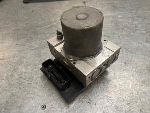 Gebruikte ABS Pomp Mercedes E (C207) E-350 CGI V6 24V Prijs € 50,00 Margeregeling aangeboden door Poolman autodemontage