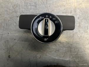 Gebruikte Schakelaar Licht Mercedes E (C207) E-350 CGI V6 24V Prijs € 20,00 Margeregeling aangeboden door Poolman autodemontage