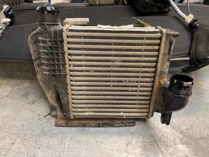 Gebruikte Intercooler Peugeot 308 SW (L4/L9/LC/LJ/LR) 1.6 BlueHDi 120 Prijs € 30,00 Margeregeling aangeboden door Poolman autodemontage