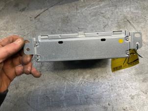 Gebruikte Radio Peugeot 308 SW (L4/L9/LC/LJ/LR) 1.6 BlueHDi 120 Prijs € 150,00 Margeregeling aangeboden door Poolman autodemontage