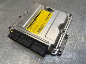 Gebruikte Computer Motormanagement Renault Trafic New (FL) 2.5 dCi 16V 135 Prijs € 75,00 Margeregeling aangeboden door Poolman autodemontage