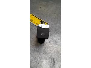 Gebruikte Handrem schakelaar Maserati GranTurismo (M145) 4.7 S V8 32V Prijs € 50,00 Margeregeling aangeboden door Poolman autodemontage