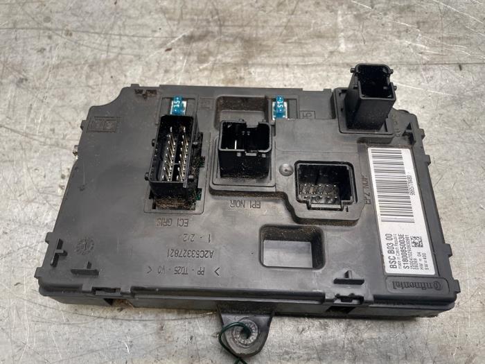 Gebruikte Comfort Module Citroen C4 Berline (LC) 1.6 16V VTi 120 Prijs € 40,00 Margeregeling aangeboden door Poolman autodemontage