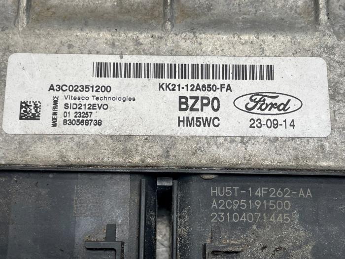 Computer Motormanagement van een Ford Transit 2.0 TDCi 16V Eco Blue mHEV 170 2023