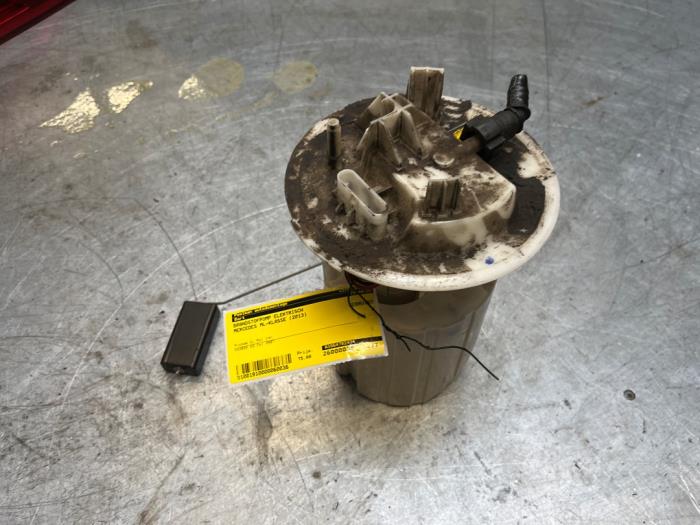 Gebruikte Tank element Pomp Mercedes ML III (166) 3.0 ML-350 BlueTEC V6 24V 4-Matic Prijs € 75,00 Margeregeling aangeboden door Poolman autodemontage