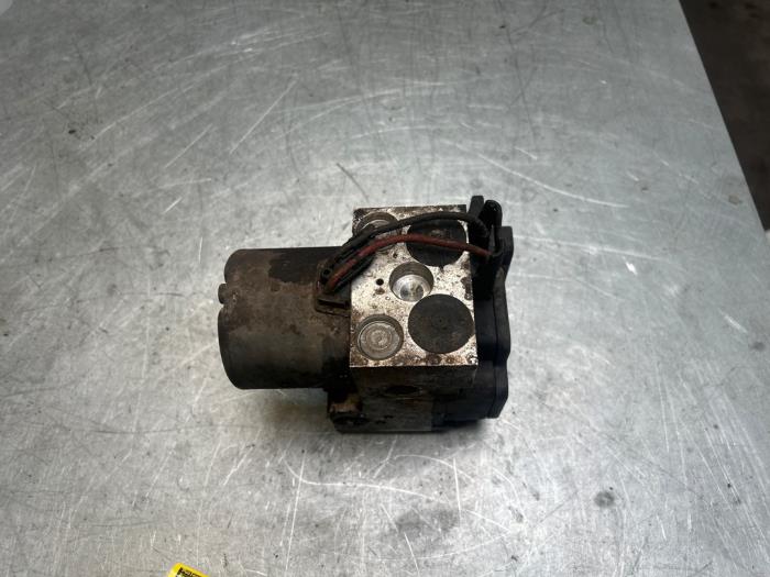 Gebruikte ABS Pomp Ssang Yong Musso 2.9TD Prijs € 40,00 Margeregeling aangeboden door Poolman autodemontage