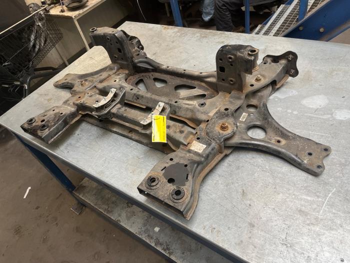 Gebruikte Subframe MG MG4 Electric Comfort, Luxury 64 kWh Prijs € 242,00 Inclusief btw aangeboden door Poolman autodemontage