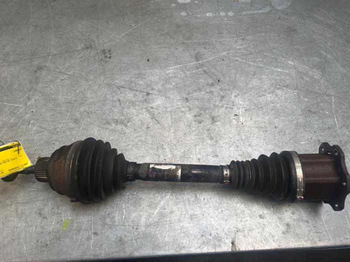 Gebruikte Aandrijfas rechts-voor Audi A5 Cabrio (8F7) 2.0 TFSI 16V Prijs € 50,00 Margeregeling aangeboden door Poolman autodemontage
