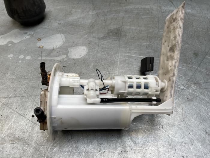 Gebruikte Tank element Pomp Toyota Yaris III (P13) 1.5 16V Dual VVT-iE Prijs € 25,00 Margeregeling aangeboden door Poolman autodemontage