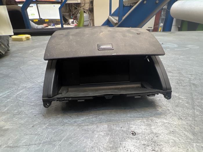 Gebruikte Display Interieur Mercedes C (W204) 2.2 C-200 CDI 16V Prijs € 40,00 Margeregeling aangeboden door Poolman autodemontage