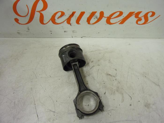 Gebruikte Zuiger Ford Transit 2.0 TDdi 16V 260S Prijs € 25,00 Margeregeling aangeboden door Autorecycling Reuvers B.V.