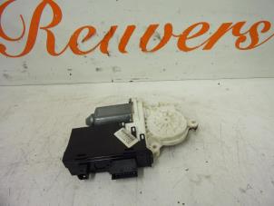 Gebruikte Motor electrisch raam Citroen C5 I Break (DE) 2.0 HDi 110 Prijs € 40,00 Margeregeling aangeboden door Autorecycling Reuvers B.V.