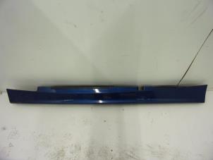 Gebruikte Sideskirt links BMW 1 serie (E87/87N) 120d 16V Prijs € 30,00 Margeregeling aangeboden door Autorecycling Reuvers B.V.