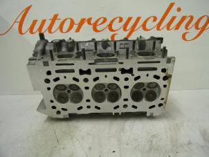 Gebruikte Cilinderkop Renault Espace (JE) 3.0 V6 24V Grand Espace Prijs € 175,00 Margeregeling aangeboden door Autorecycling Reuvers B.V.