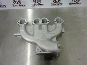 Gebruikte Inlaatspruitstuk Volkswagen Golf V (1K1) 1.9 TDI Prijs € 25,00 Margeregeling aangeboden door Autorecycling Reuvers B.V.