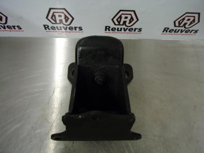 Gebruikte Motorsteun Hyundai H-300 2.5 CRDi Prijs € 20,00 Margeregeling aangeboden door Autorecycling Reuvers B.V.