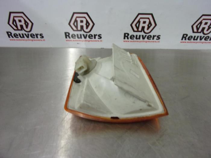 Richtingaanwijzer links van een Volkswagen Transporter/Caravelle T4 1.9 TD 1995