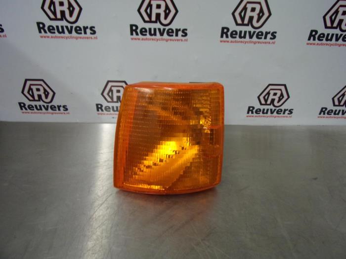 Richtingaanwijzer links van een Volkswagen Transporter/Caravelle T4 1.9 TD 1995