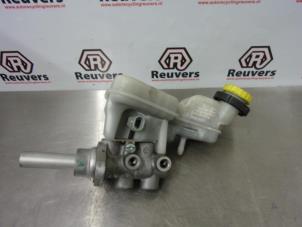 Gebruikte Hoofdremcilinder Dodge Caliber 1.8 16V Prijs € 35,00 Margeregeling aangeboden door Autorecycling Reuvers B.V.