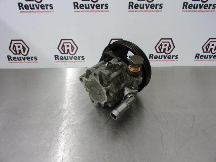 Gebruikte Pomp Servo Landwind X6 2.0 16V Prijs € 40,00 Margeregeling aangeboden door Autorecycling Reuvers B.V.