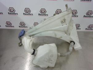 Gebruikte Ruitensproeiertank voor Volvo V50 (MW) 1.6 D 16V Prijs € 30,00 Margeregeling aangeboden door Autorecycling Reuvers B.V.