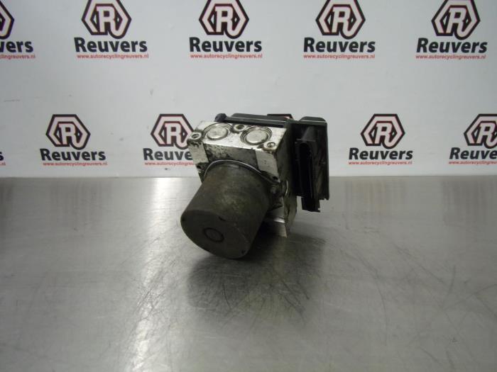Gebruikte ABS Pomp Ford Transit 2.2 TDCi 16V Euro 5 Prijs € 75,00 Margeregeling aangeboden door Autorecycling Reuvers B.V.