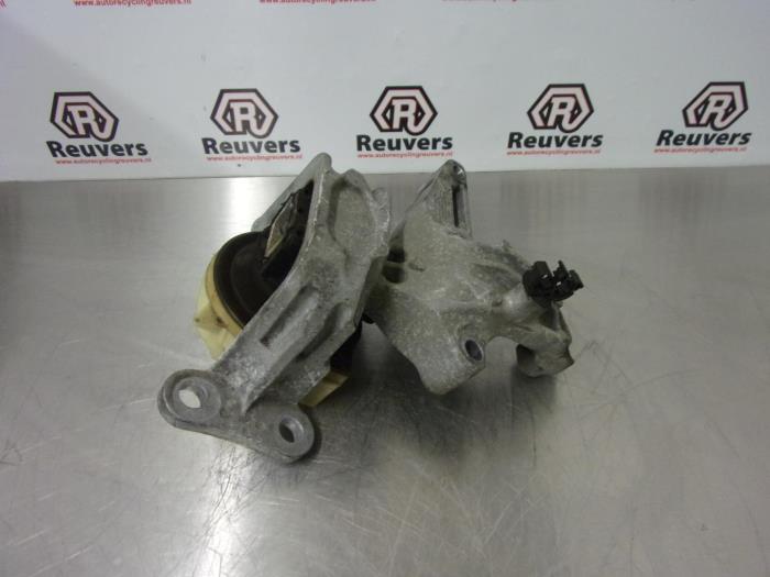 Gebruikte Motorsteun Renault Megane III Grandtour (KZ) 1.5 dCi 110 Prijs € 25,00 Margeregeling aangeboden door Autorecycling Reuvers B.V.