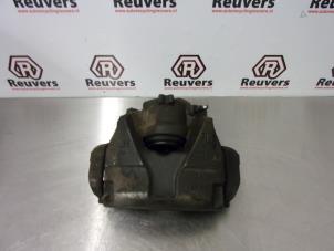 Gebruikte Remklauw (Tang) links-voor Renault Megane III Grandtour (KZ) 1.5 dCi 110 Prijs € 25,00 Margeregeling aangeboden door Autorecycling Reuvers B.V.