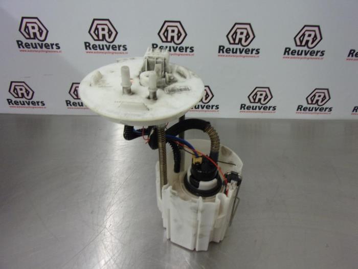 Gebruikte Tank element Pomp Opel Astra J (PC6/PD6/PE6/PF6) 1.3 CDTI 16V EcoFlex Prijs € 35,00 Margeregeling aangeboden door Autorecycling Reuvers B.V.